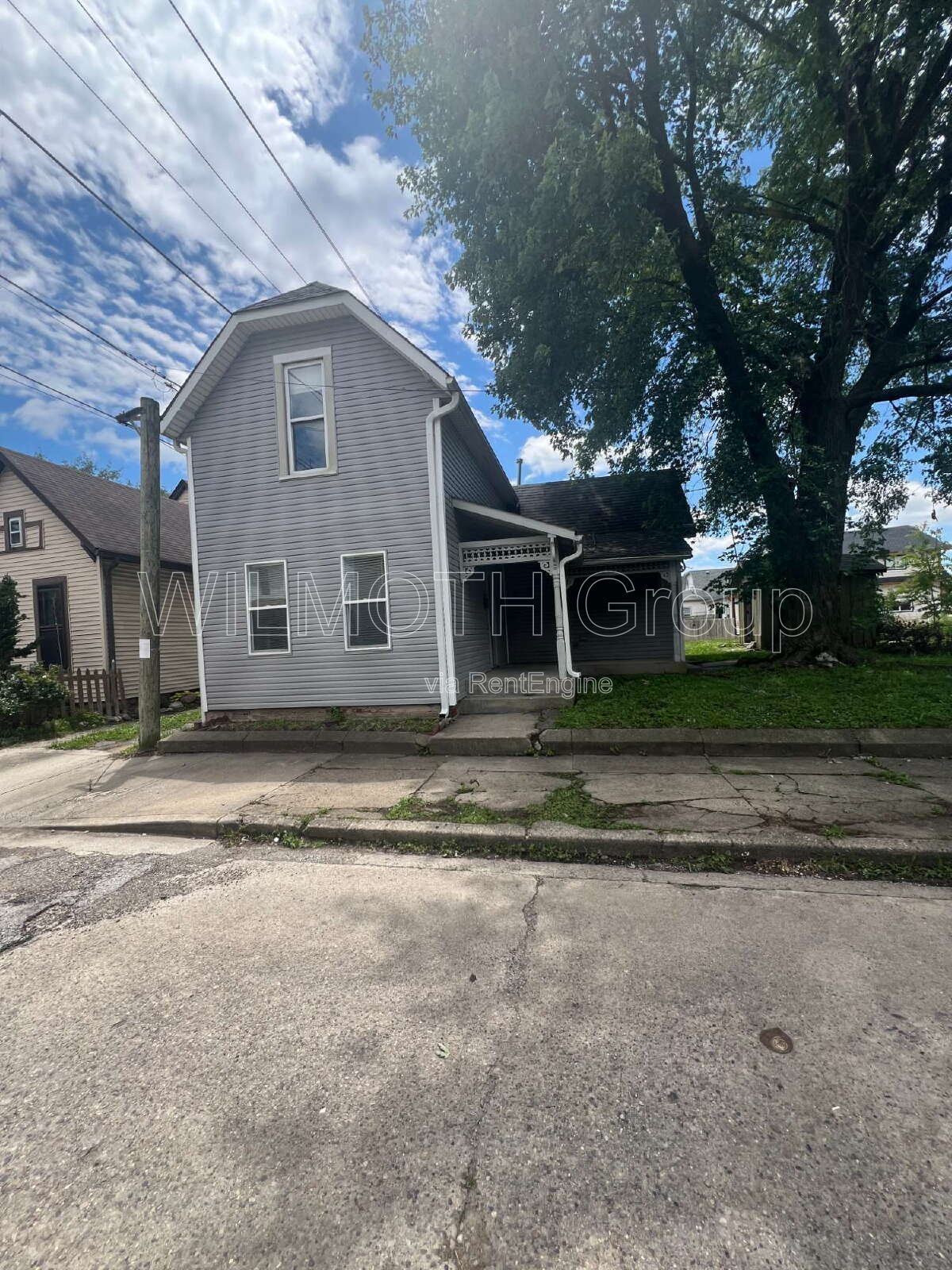 2-Bedroom Retreat on Iowa Street - Your Cozy 1176 Sq Ft Haven in Indianapolis! property image