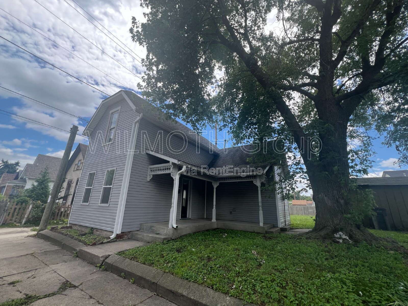 2-Bedroom Retreat on Iowa Street - Your Cozy 1176 Sq Ft Haven in Indianapolis! property image
