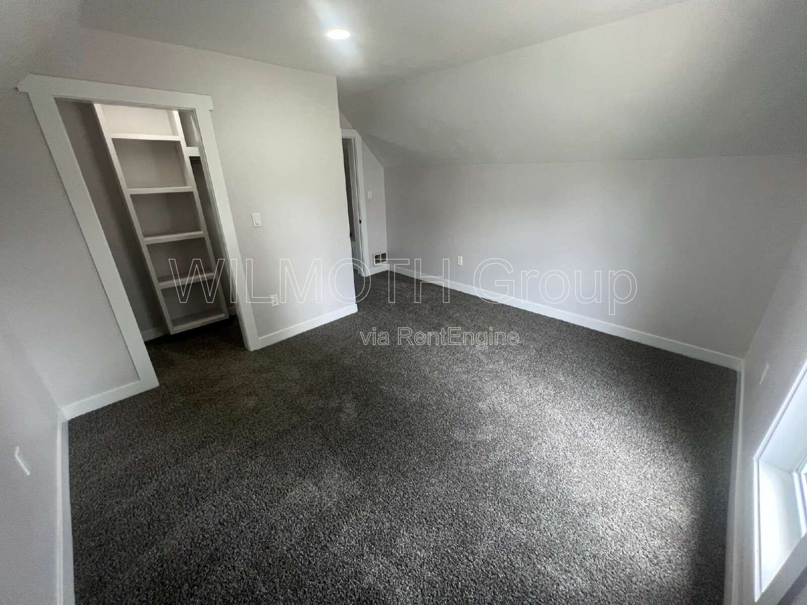 2-Bedroom Retreat on Iowa Street - Your Cozy 1176 Sq Ft Haven in Indianapolis! property image