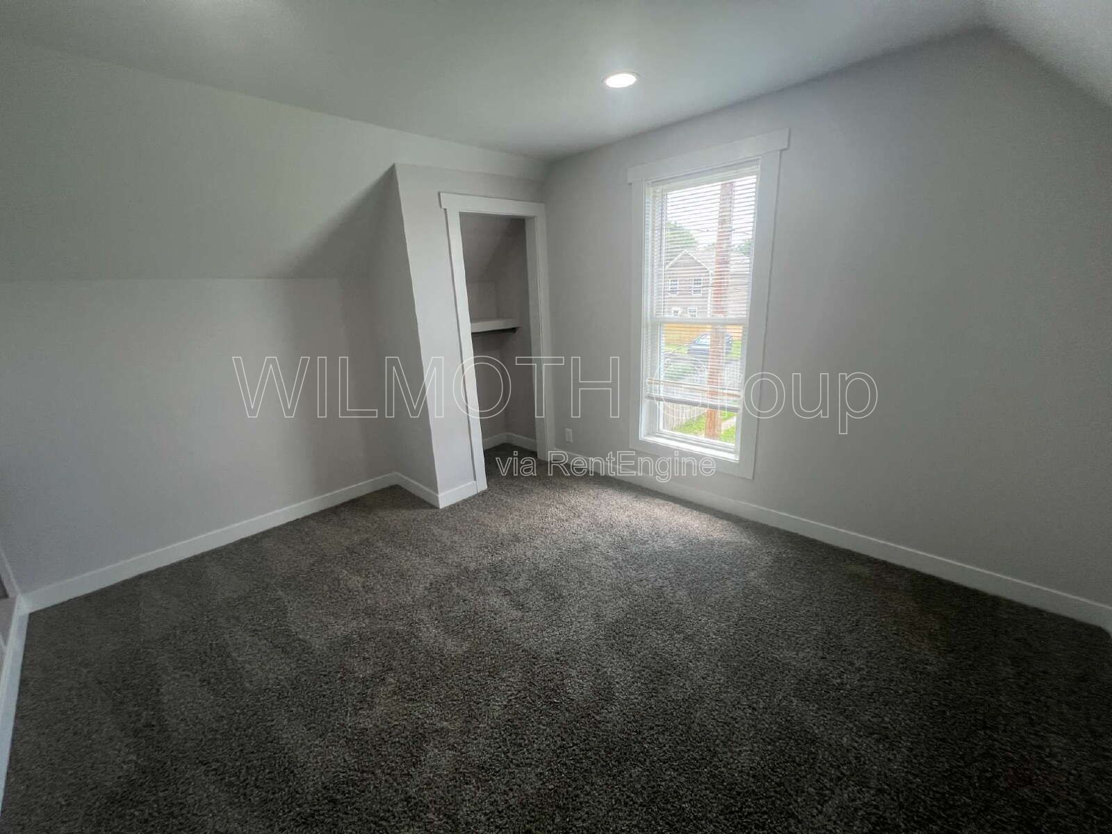 2-Bedroom Retreat on Iowa Street - Your Cozy 1176 Sq Ft Haven in Indianapolis! property image