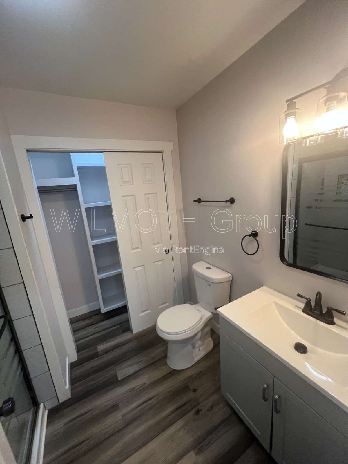 2-Bedroom Retreat on Iowa Street - Your Cozy 1176 Sq Ft Haven in Indianapolis! property image