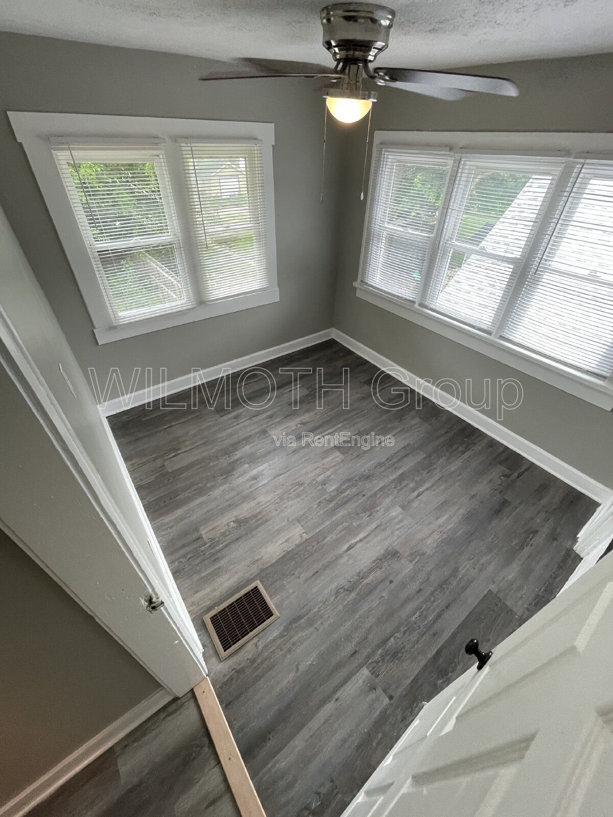 3-Bed Duplex Retreat on North Tuxedo Street, Indianapolis – Spacious 1256 Sq Ft Living! property image
