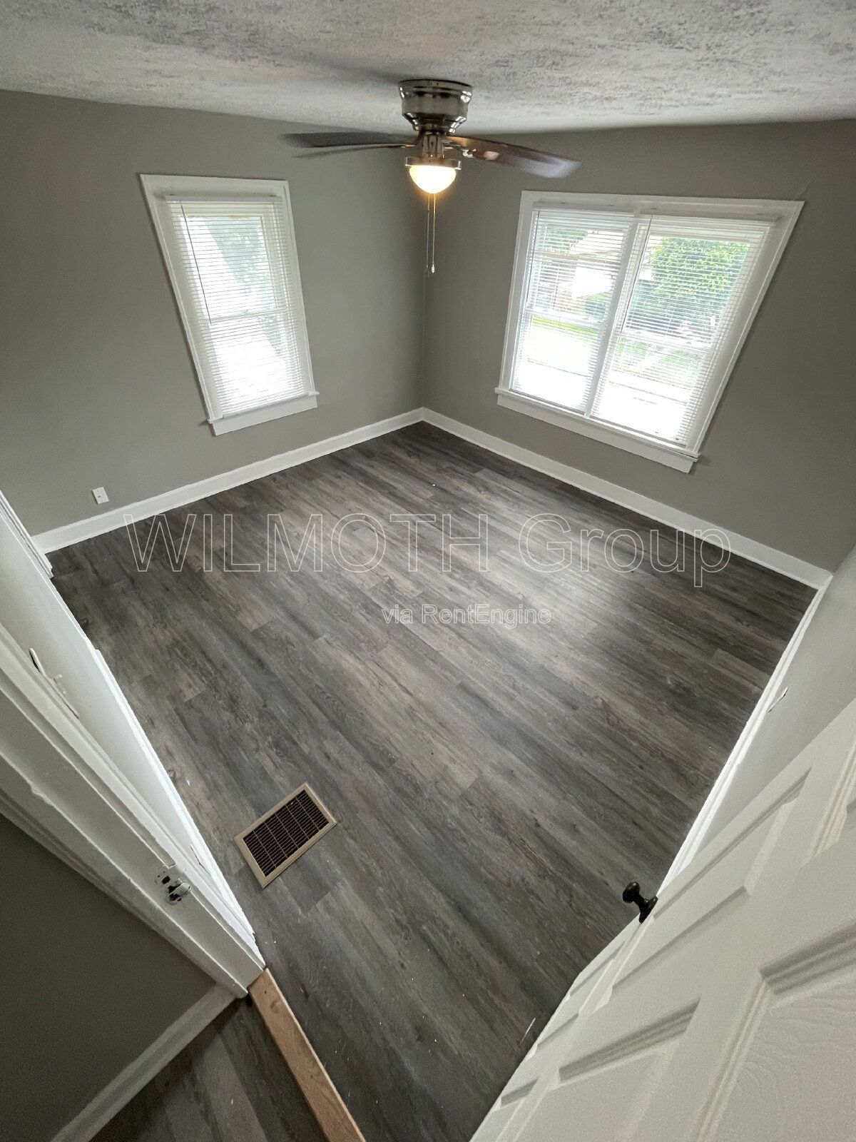3-Bed Duplex Retreat on North Tuxedo Street, Indianapolis – Spacious 1256 Sq Ft Living! property image