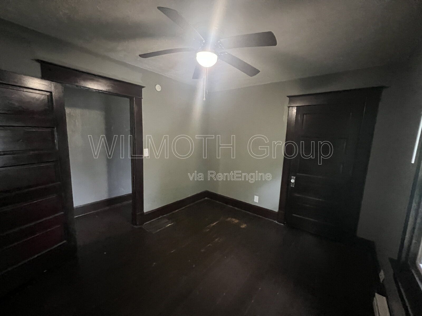 2-Bed Haven with Gleaming Hardwood Floors in Indianapolis - Cozy 600 Sq Ft! property image