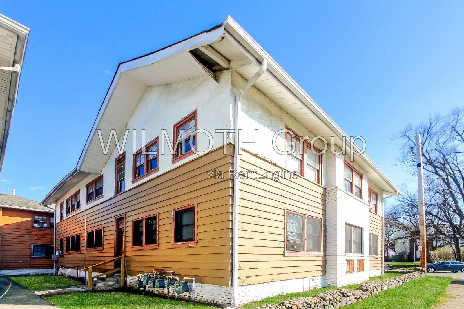 2-Bed Oasis with Gleaming Hardwood Floors at 634 East 37th Street, Indianapolis! property image