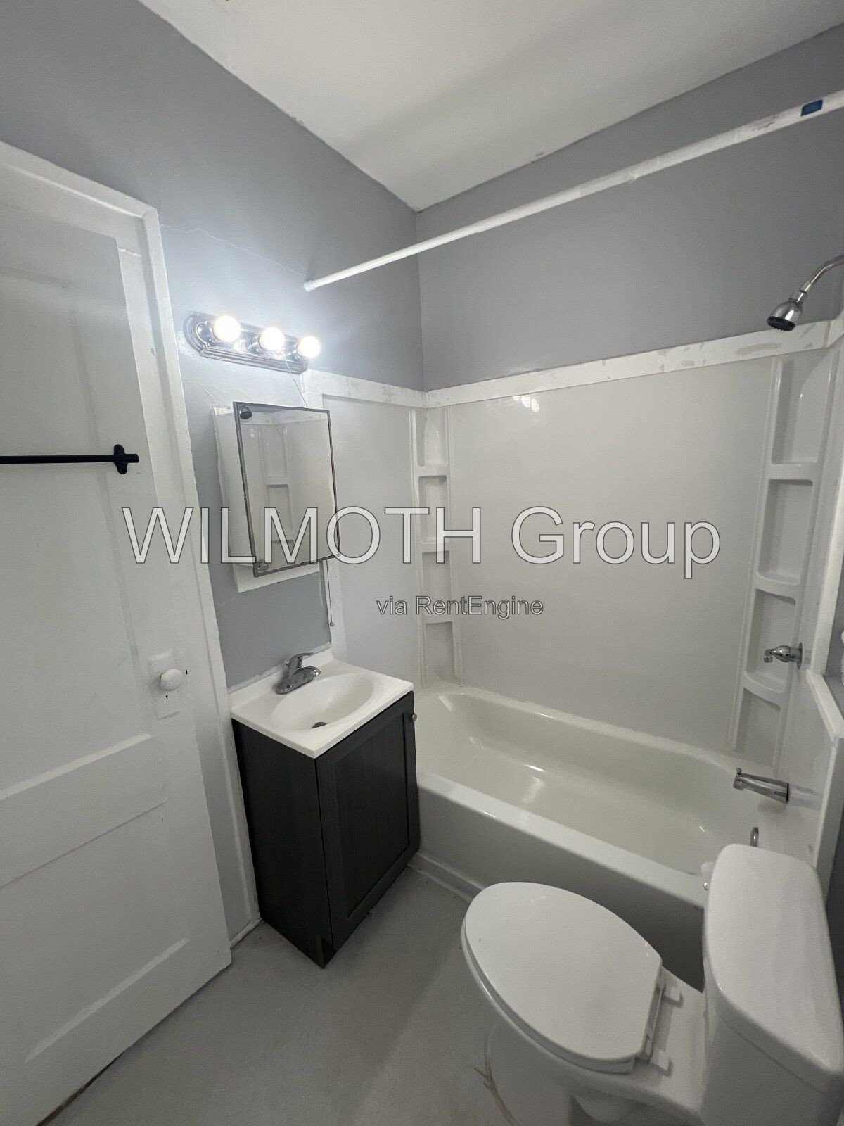 2-Bed Oasis with Gleaming Hardwood Floors at 634 East 37th Street, Indianapolis! property image
