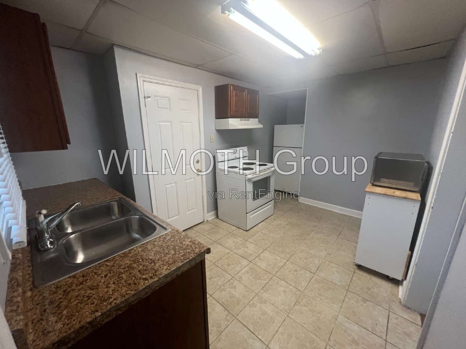 1-Bedroom Retreat in Indianapolis - 800 Sq Ft of Comfort on Broadway Street! property image