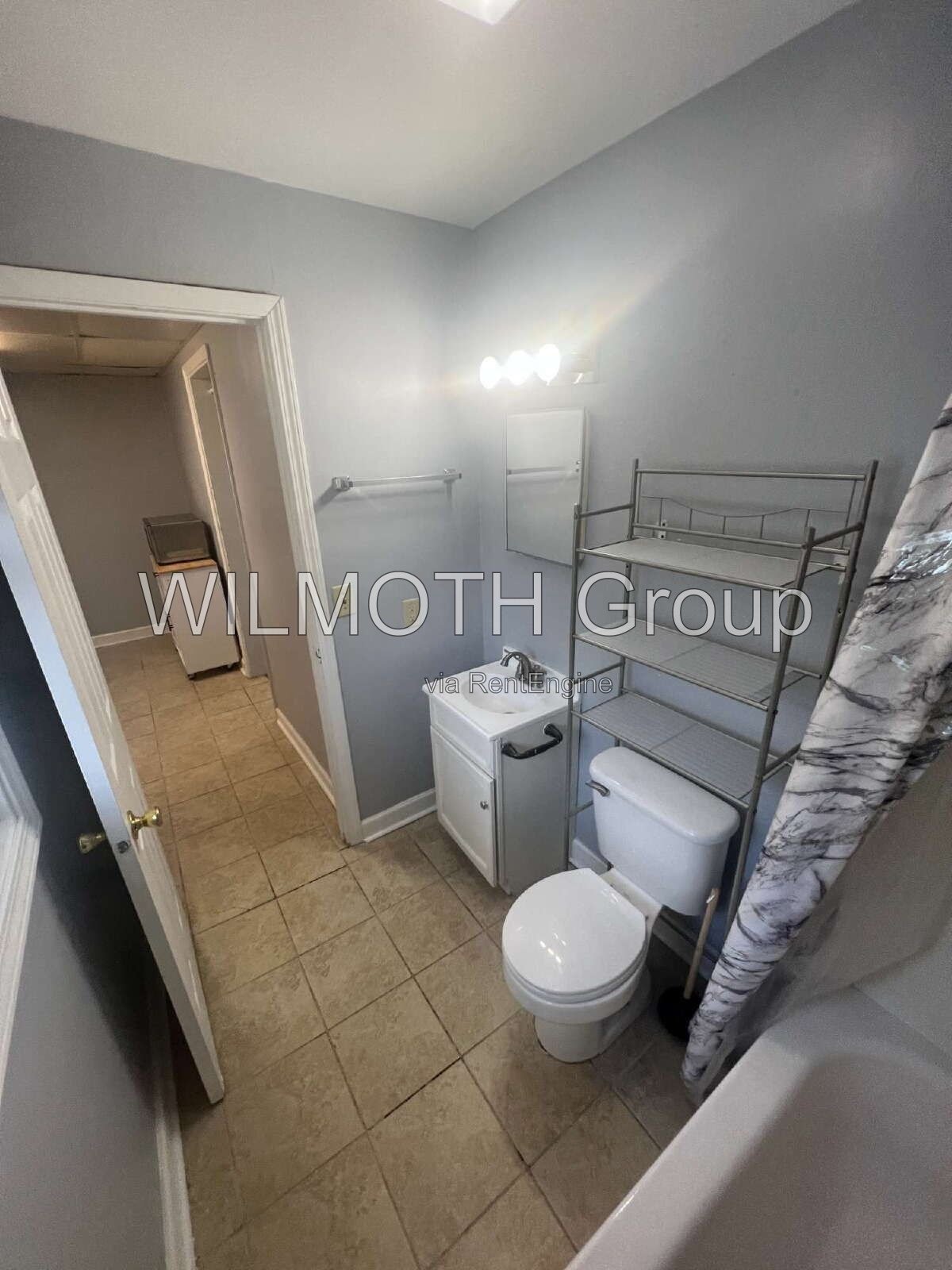 1-Bedroom Retreat in Indianapolis - 800 Sq Ft of Comfort on Broadway Street! property image
