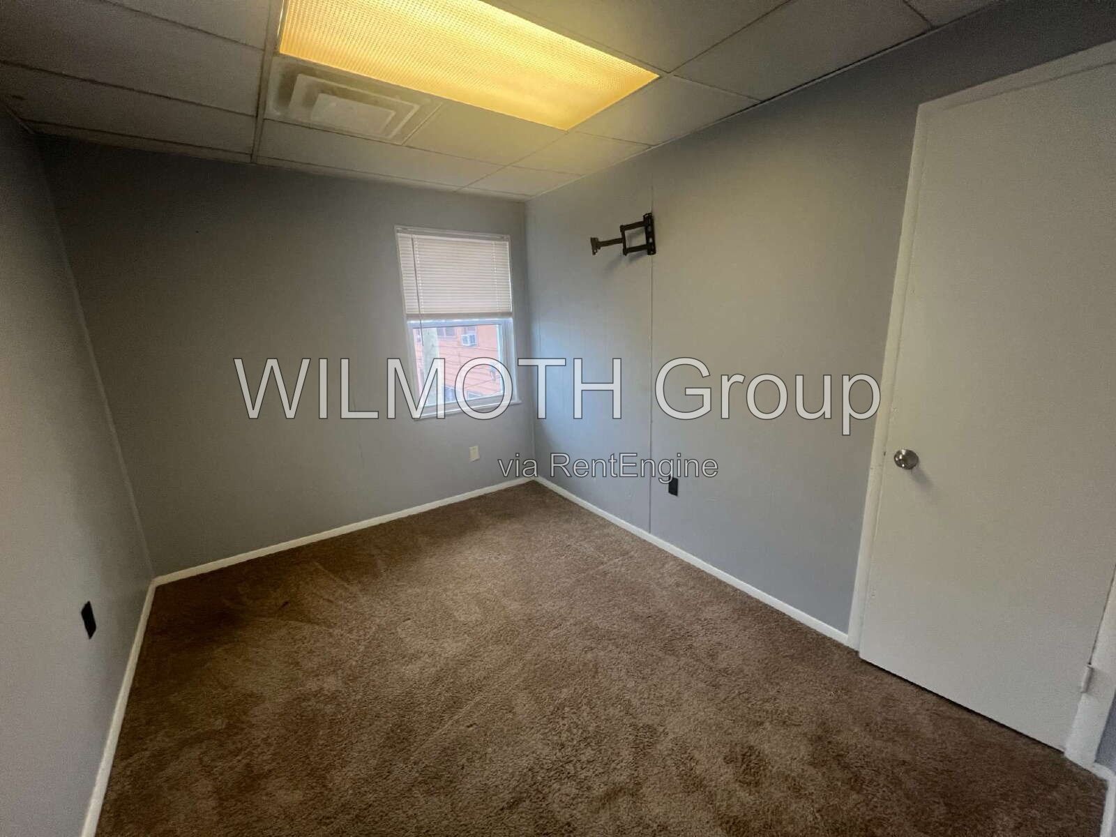 1-Bedroom Retreat in Indianapolis - 800 Sq Ft of Comfort on Broadway Street! property image