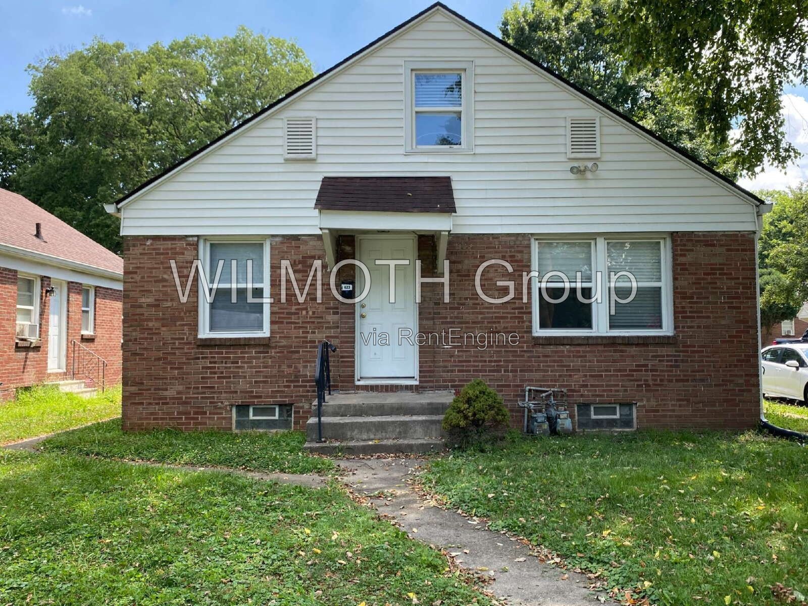 1-Bedroom Retreat with Gleaming Hardwood Floors at 623 North Tibbs Avenue! property image