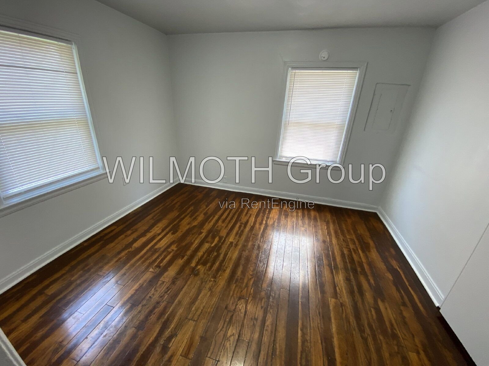 1-Bedroom Retreat with Gleaming Hardwood Floors at 623 North Tibbs Avenue! property image