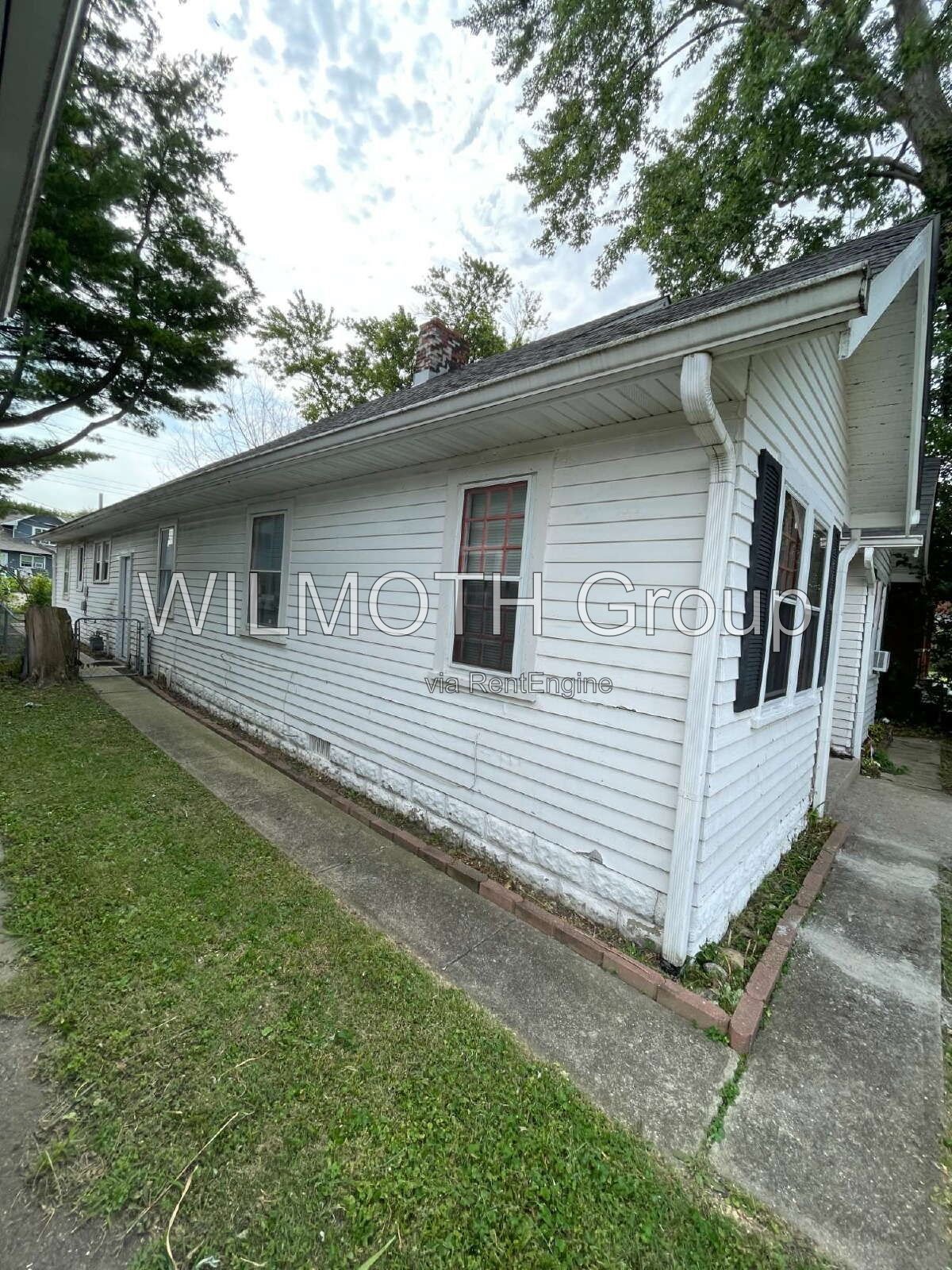 1-Bedroom Retreat with Gleaming Hardwood Floors in Indianapolis! property image