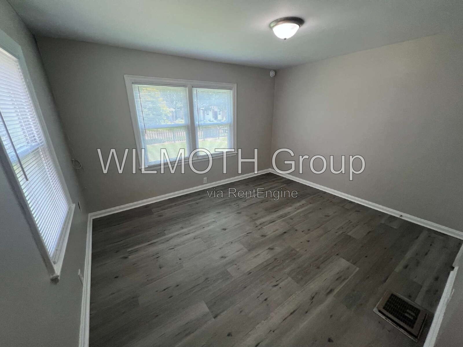 1-Bedroom Retreat in Indianapolis – Cozy Living Awaits at 614 Moreland Ave! property image