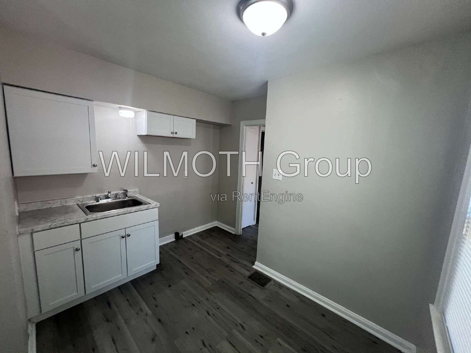 1-Bedroom Retreat in Indianapolis – Cozy Living Awaits at 614 Moreland Ave! property image