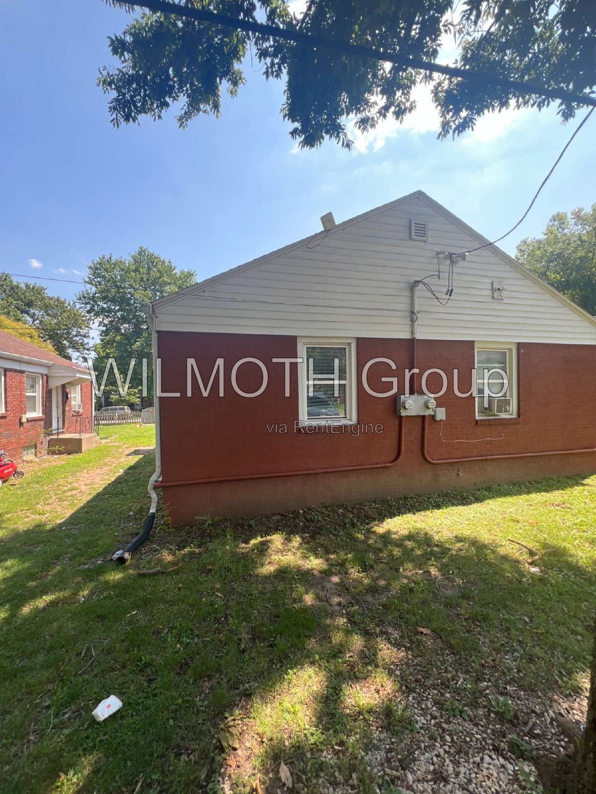 1-Bedroom Retreat in Indianapolis – Cozy Living Awaits at 614 Moreland Ave! property image