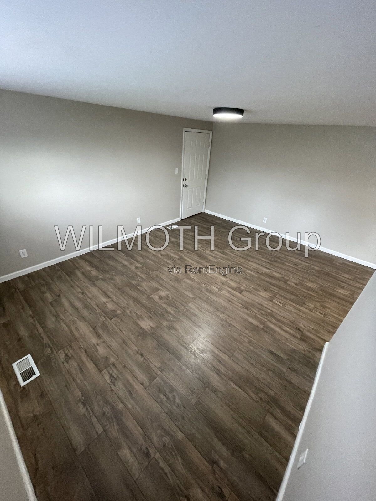 2-Bed Gem on East 49th Street – Perfectly Compact Living in Indianapolis! property image