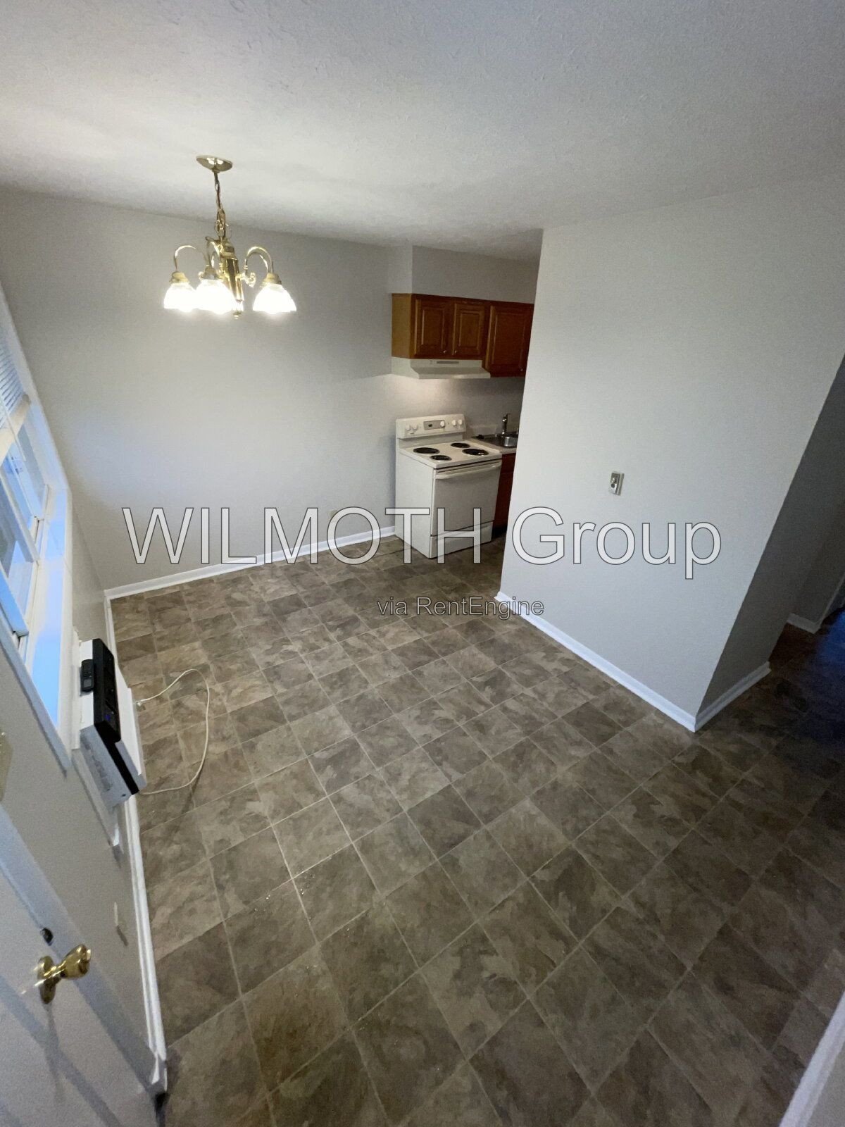 2-Bed Condo with Gleaming Hardwood Floors – 943 West McKay Road, Shelbyville! property image