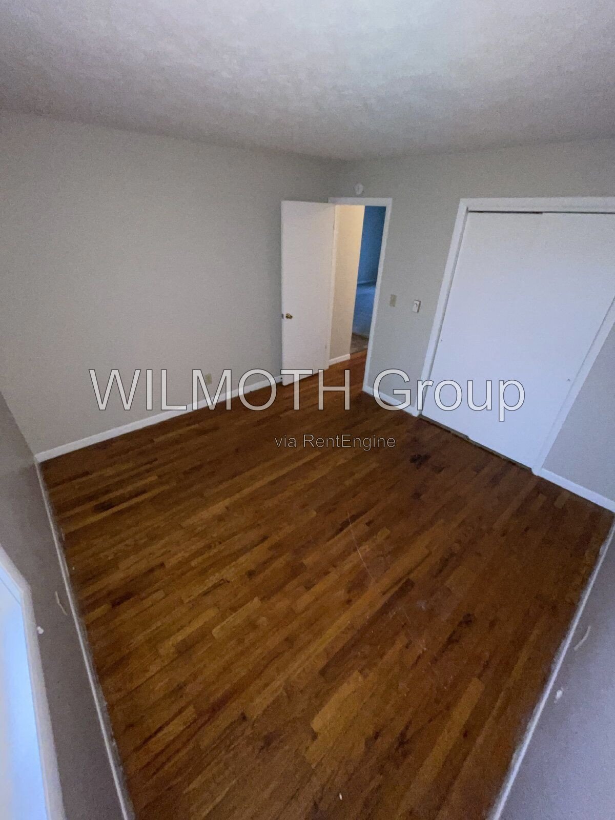 2-Bed Condo with Gleaming Hardwood Floors – 943 West McKay Road, Shelbyville! property image