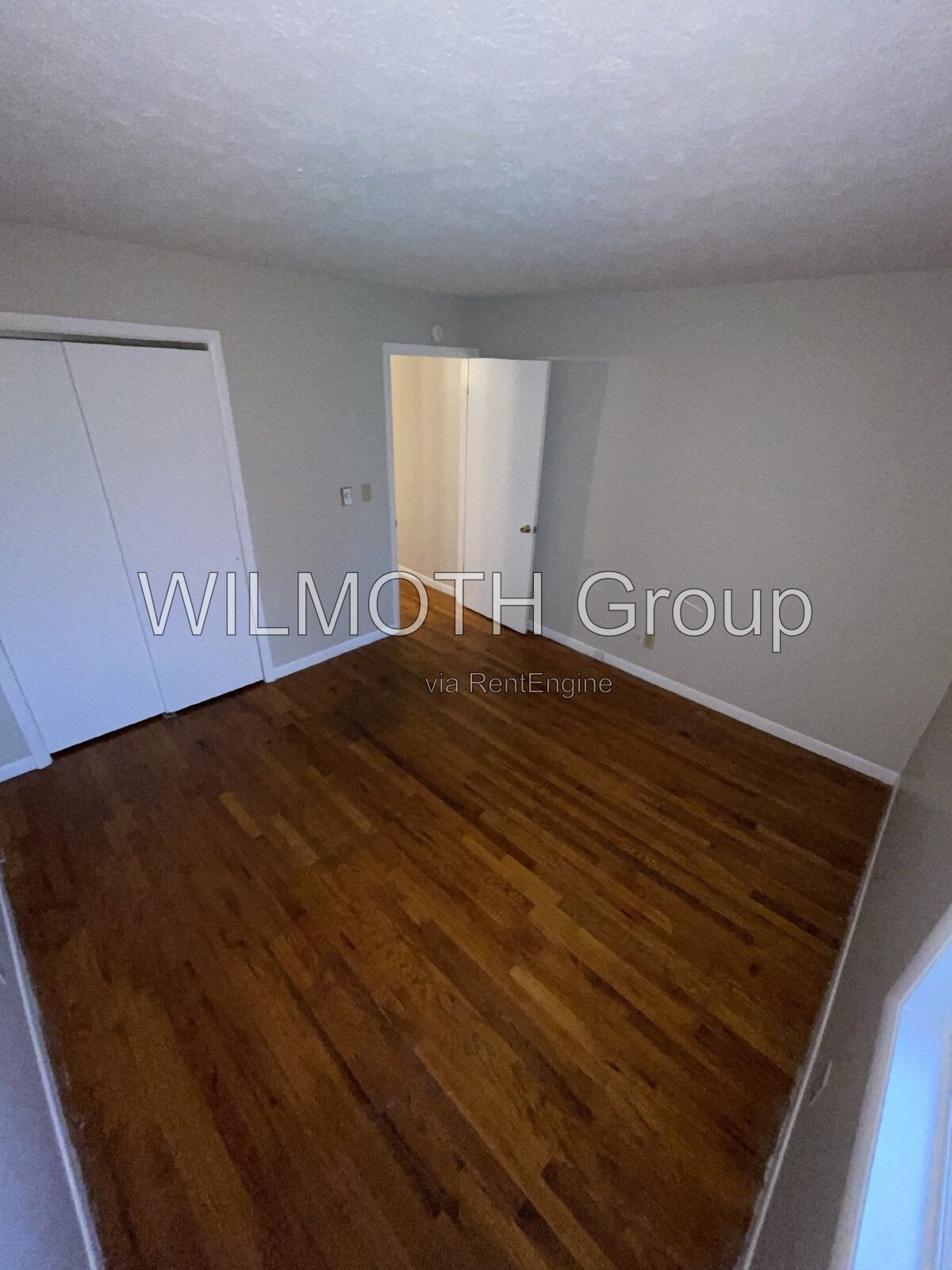 2-Bed Condo with Gleaming Hardwood Floors – 943 West McKay Road, Shelbyville! property image