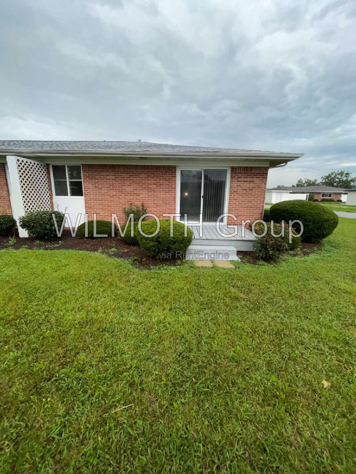2-Bed Condo with Gleaming Hardwood Floors – 943 West McKay Road, Shelbyville! property image
