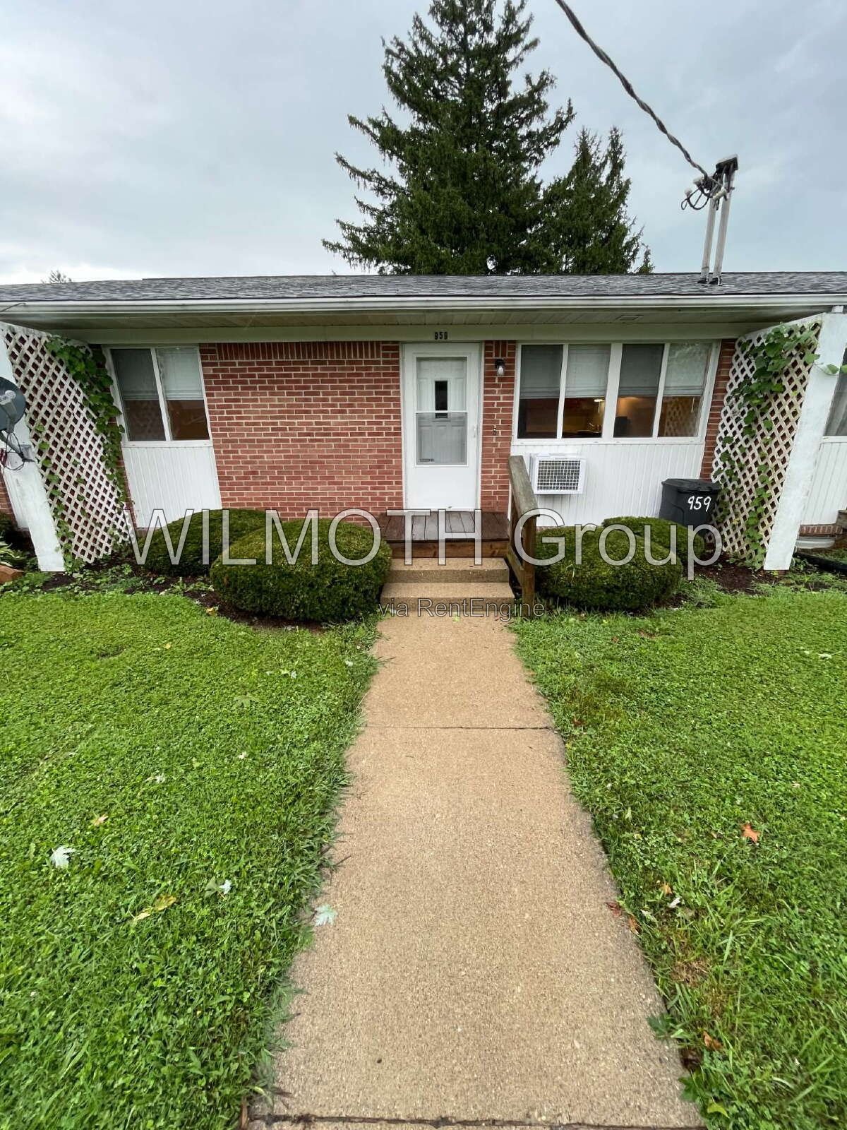 2-Bed Condo Retreat in Shelbyville – Cozy Living Awaits at 959 West McKay Road! property image