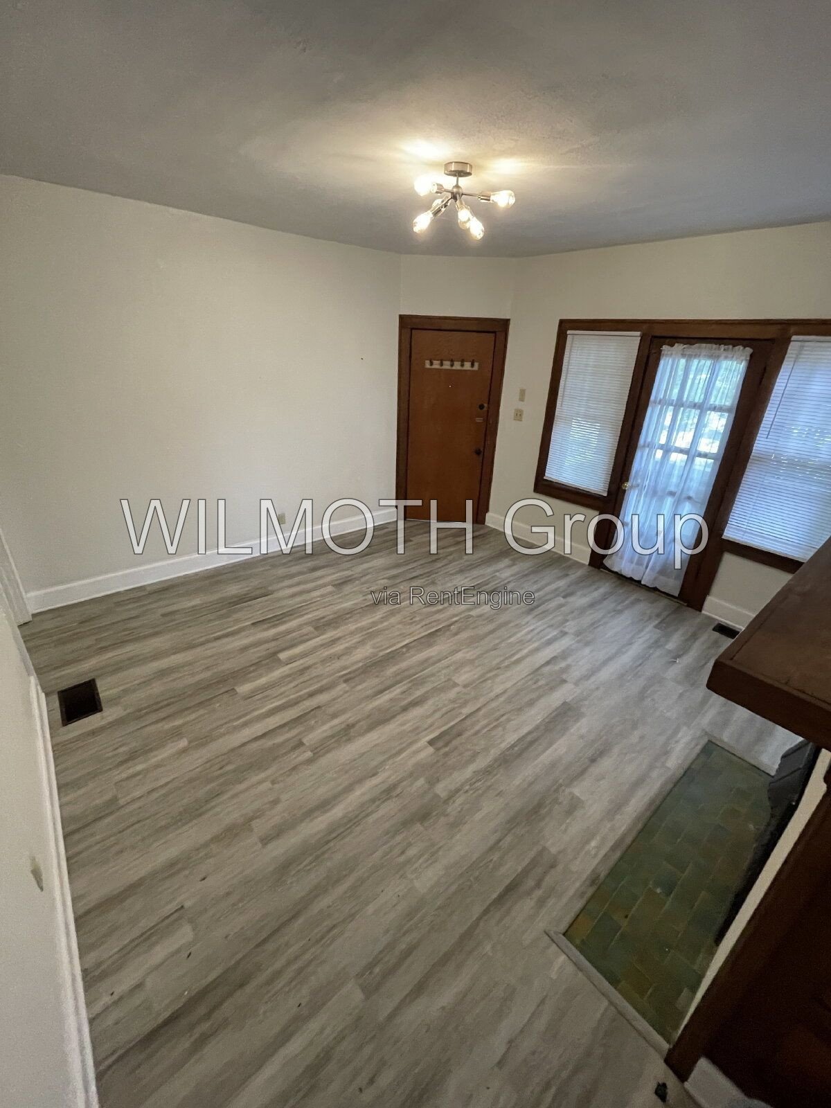Urban Living in Indianapolis: Spacious 1-Bedroom Gem at 537 East 11th Street! property image