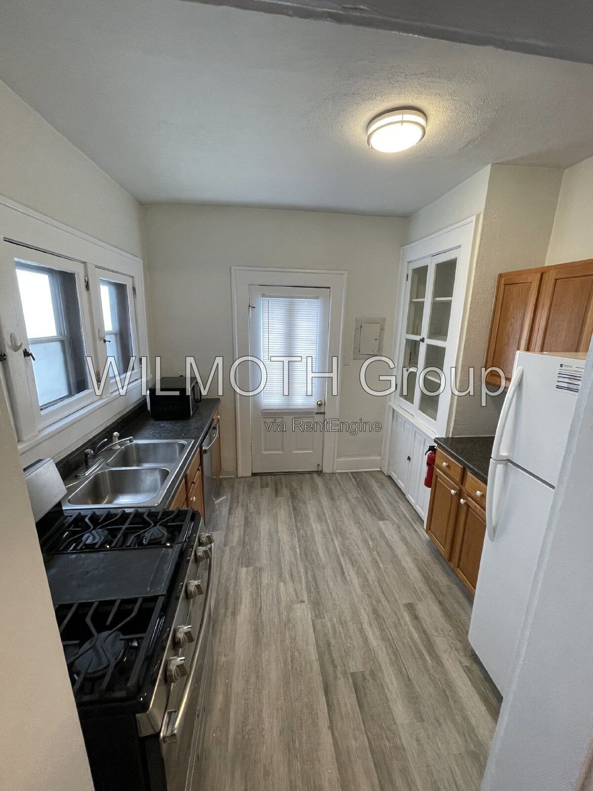 Urban Living in Indianapolis: Spacious 1-Bedroom Gem at 537 East 11th Street! property image