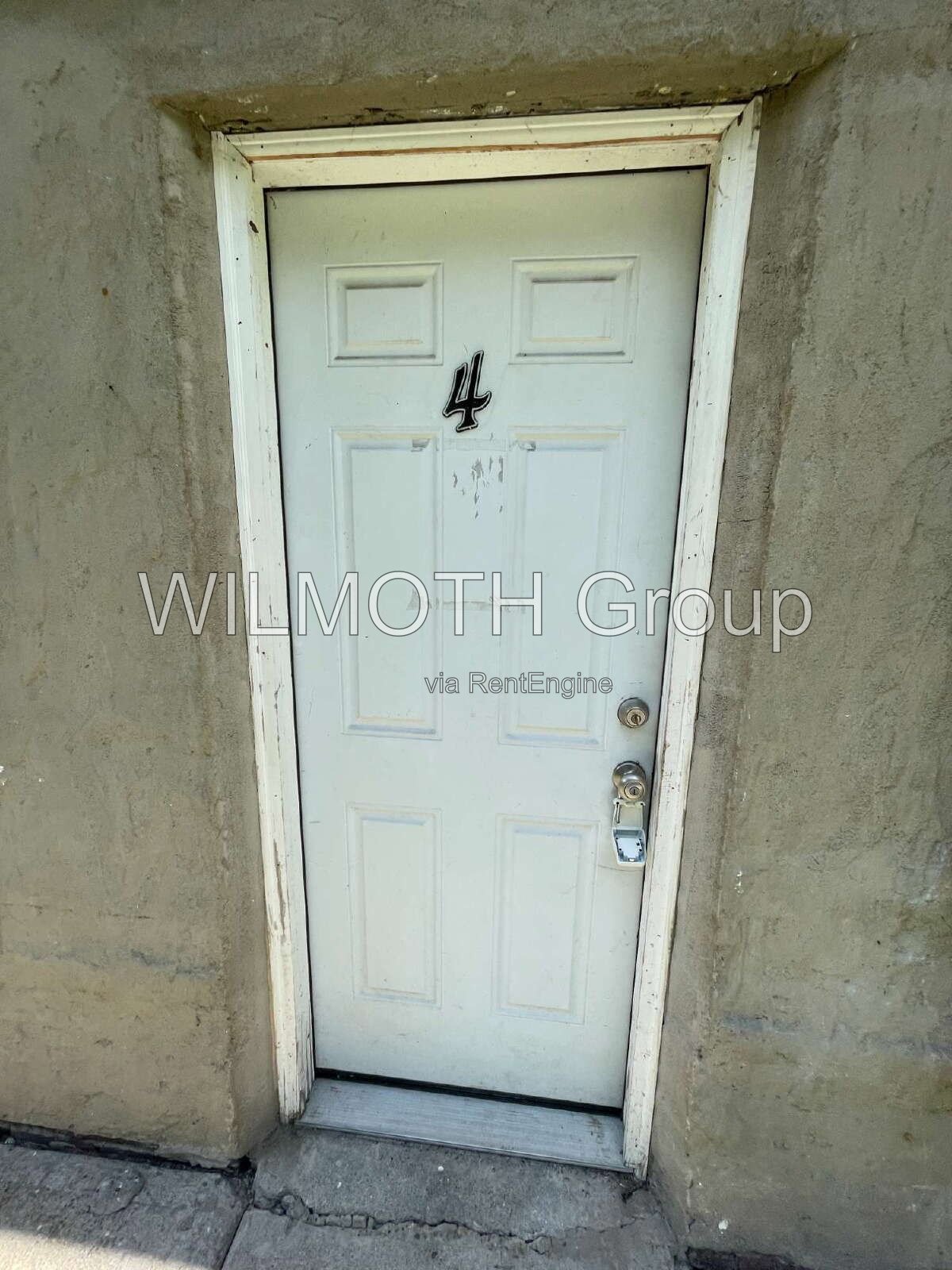 2-Bedroom Gem in Indianapolis – Cozy Living Awaits at 15 North Riley Avenue! property image