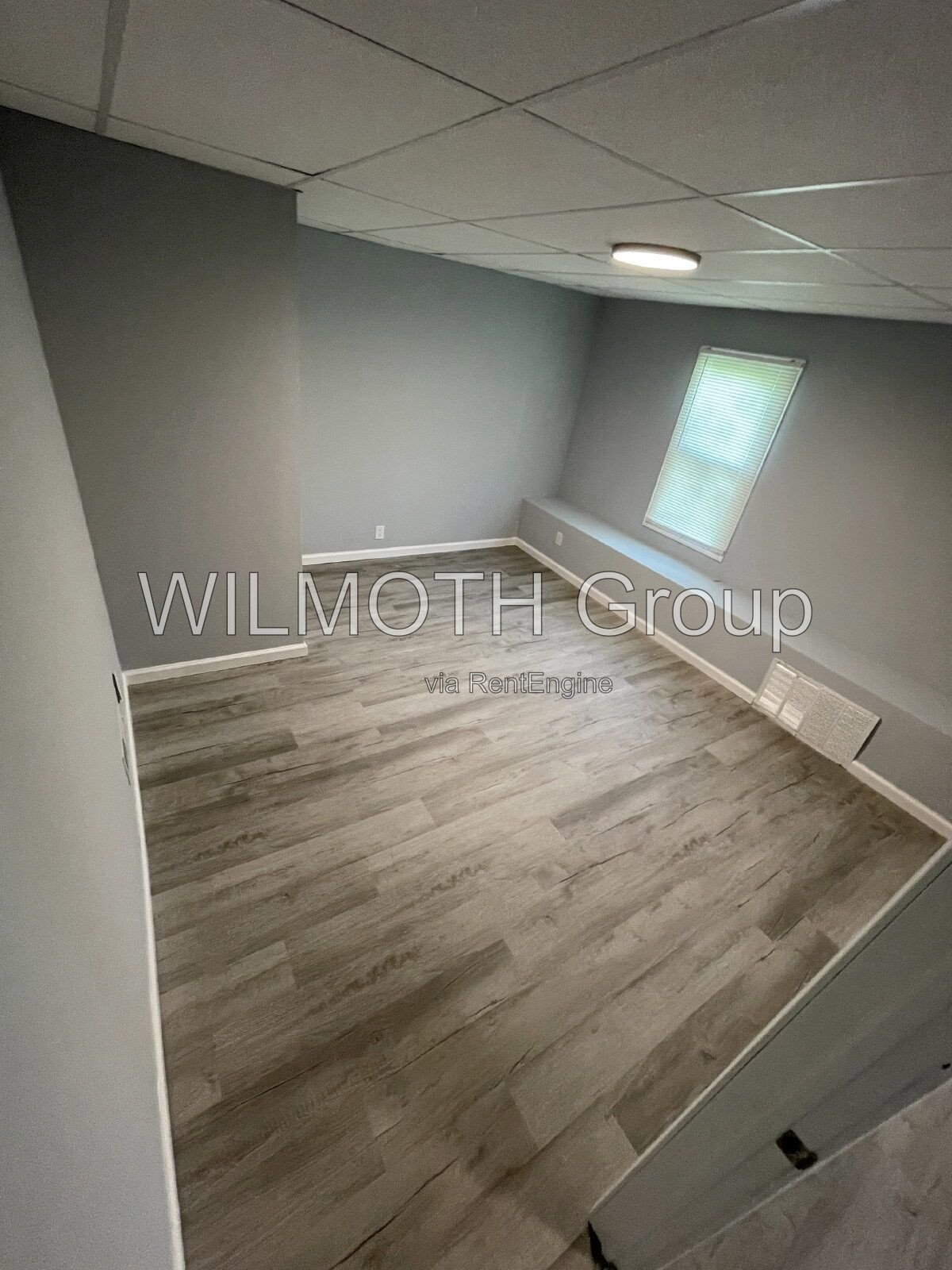 2-Bedroom Gem in Indianapolis – Cozy Living Awaits at 15 North Riley Avenue! property image