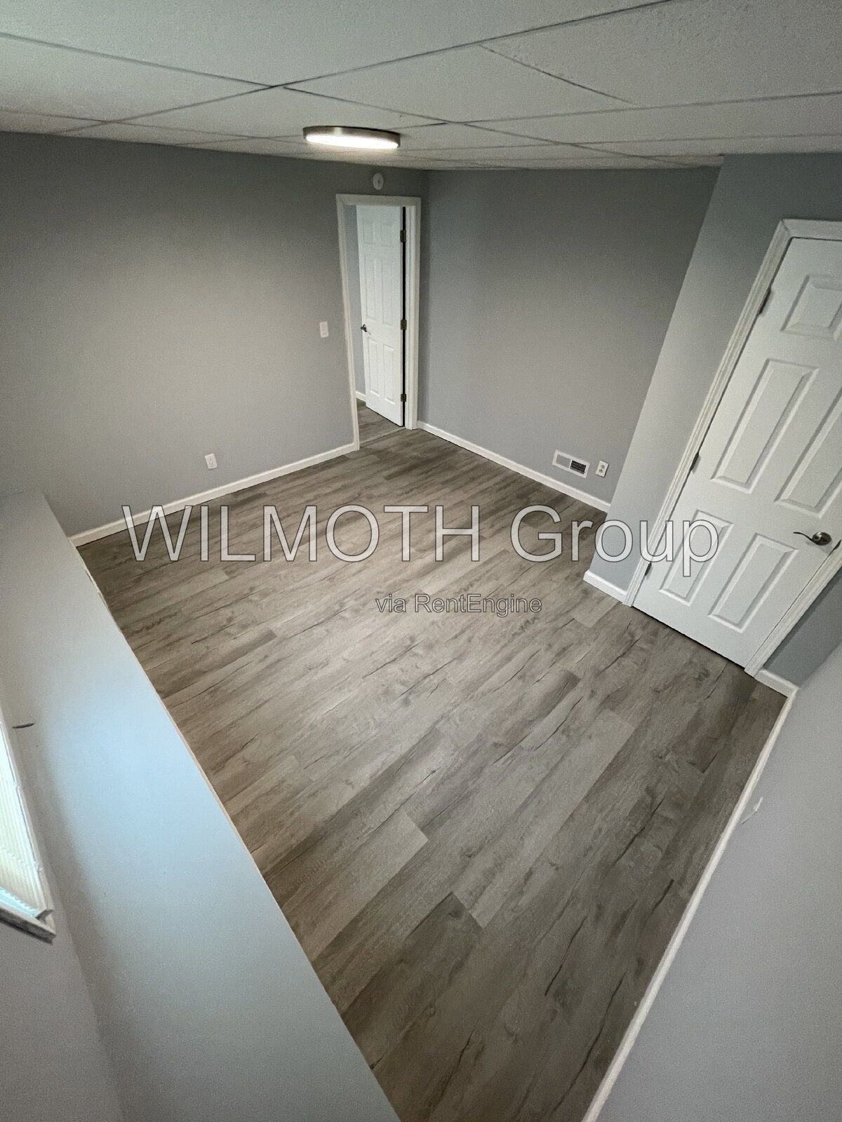 2-Bedroom Gem in Indianapolis – Cozy Living Awaits at 15 North Riley Avenue! property image