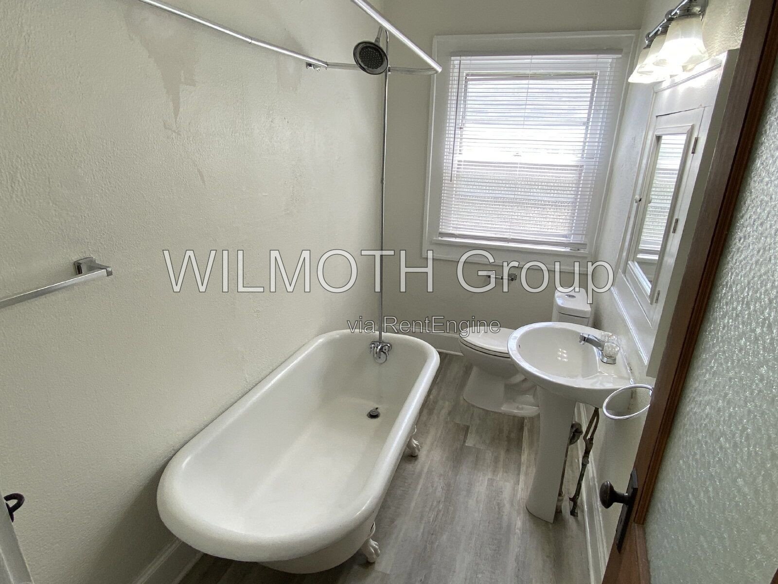 Urban Living in Indianapolis: Spacious 1-Bedroom Gem at 537 East 11th Street! property image