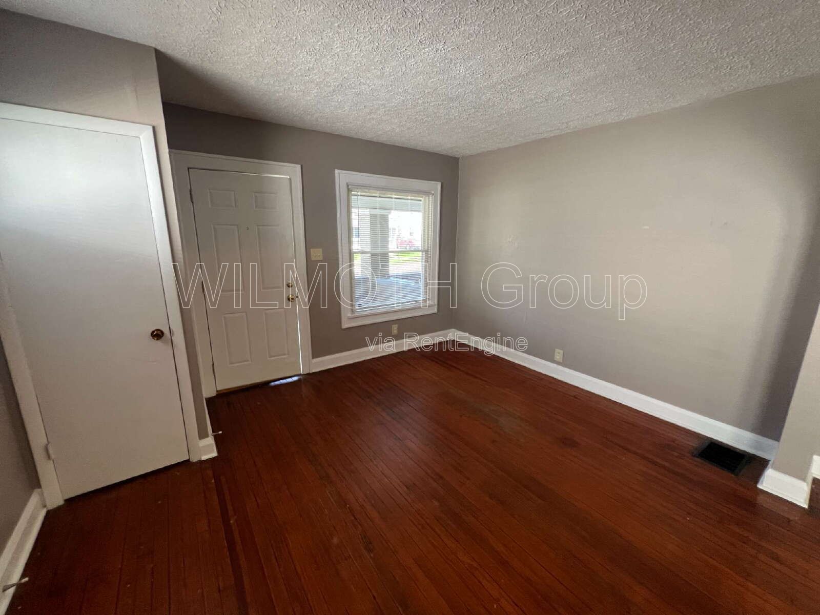 1-Bedroom Retreat with Gleaming Hardwood Floors in Indianapolis property image