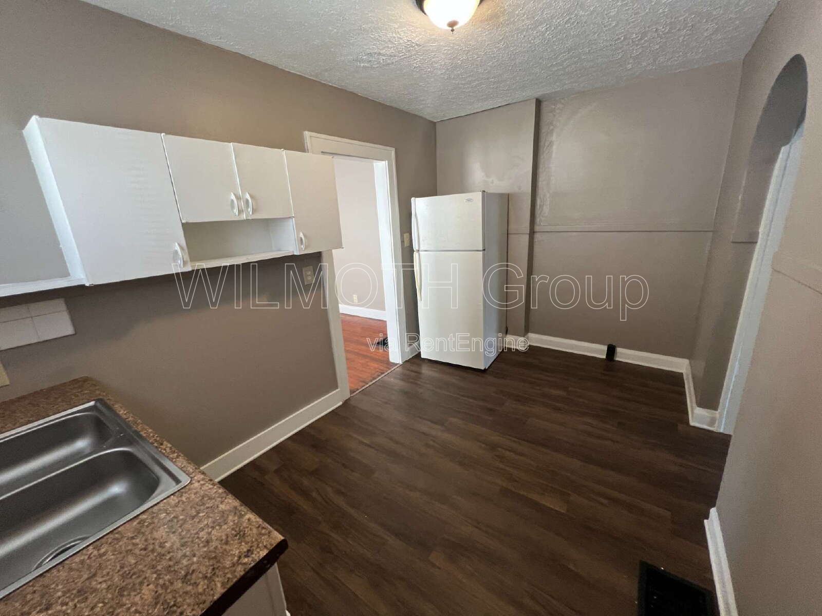 1-Bedroom Retreat with Gleaming Hardwood Floors in Indianapolis property image