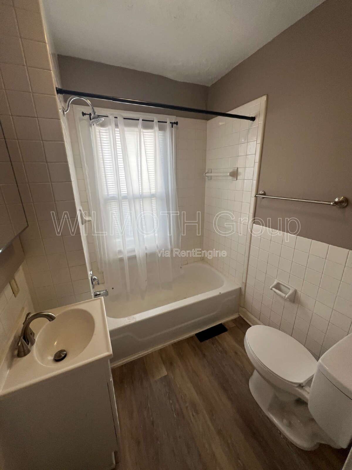 1-Bedroom Retreat with Gleaming Hardwood Floors in Indianapolis property image