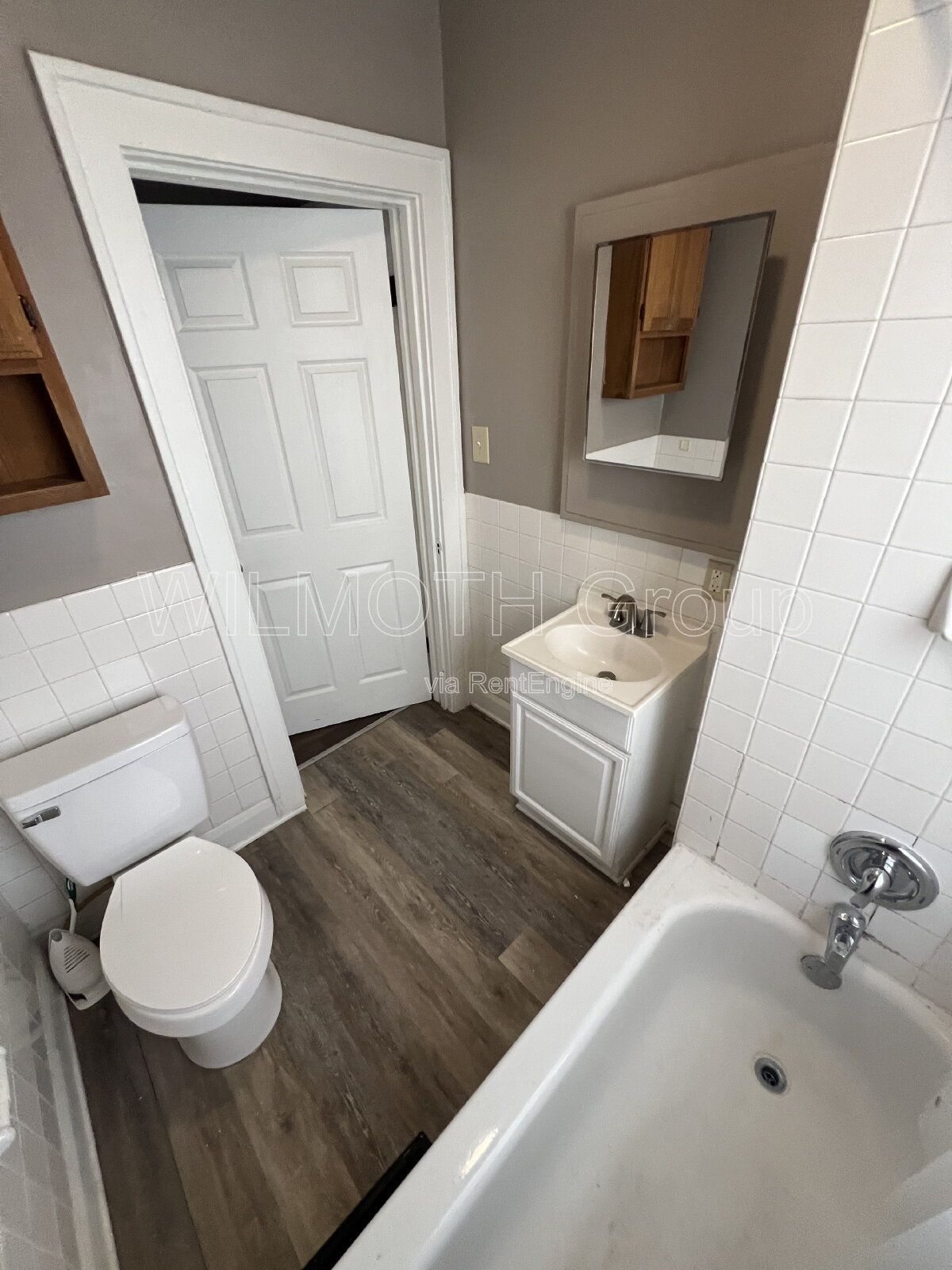 1-Bedroom Retreat with Gleaming Hardwood Floors in Indianapolis property image