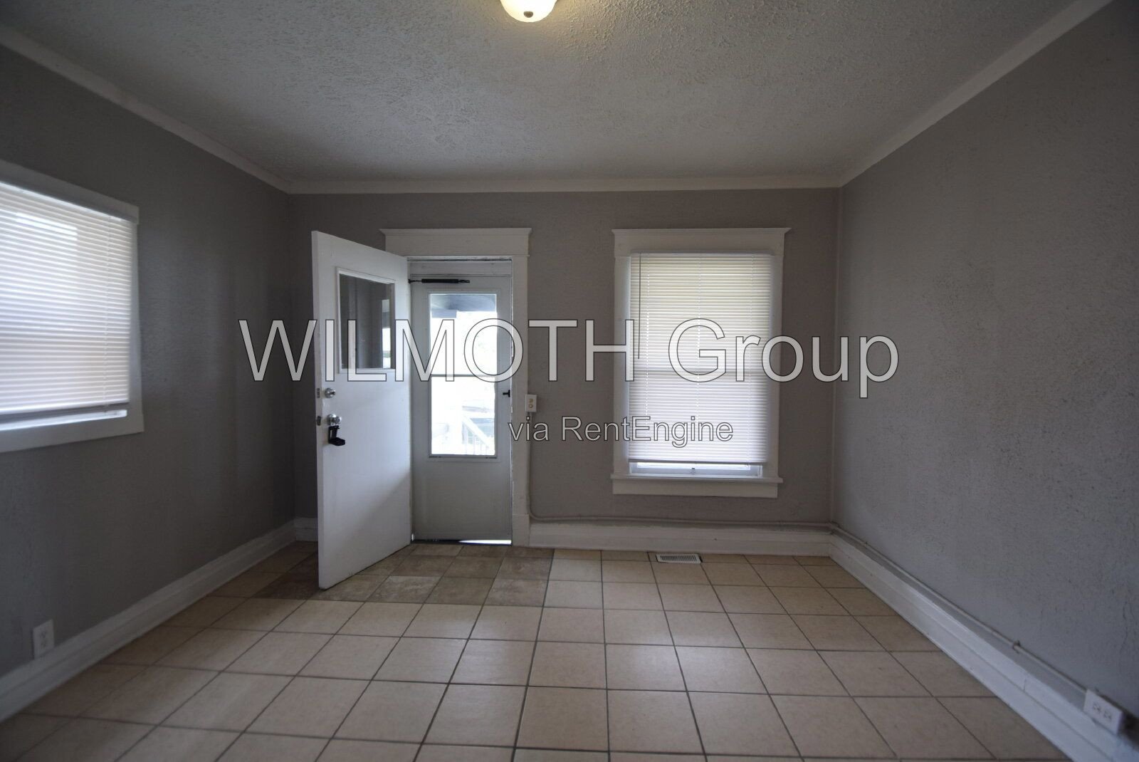 2-Bedroom Duplex with Gleaming Hardwood Floors at 1040 Division Street, Indianapolis! property image