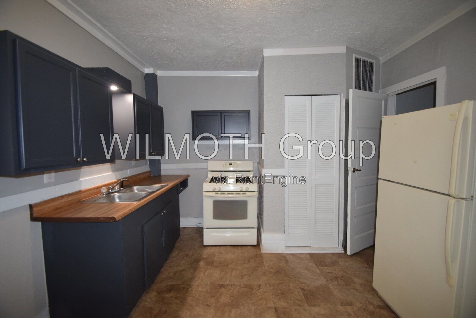 2-Bedroom Duplex with Gleaming Hardwood Floors at 1040 Division Street, Indianapolis! property image