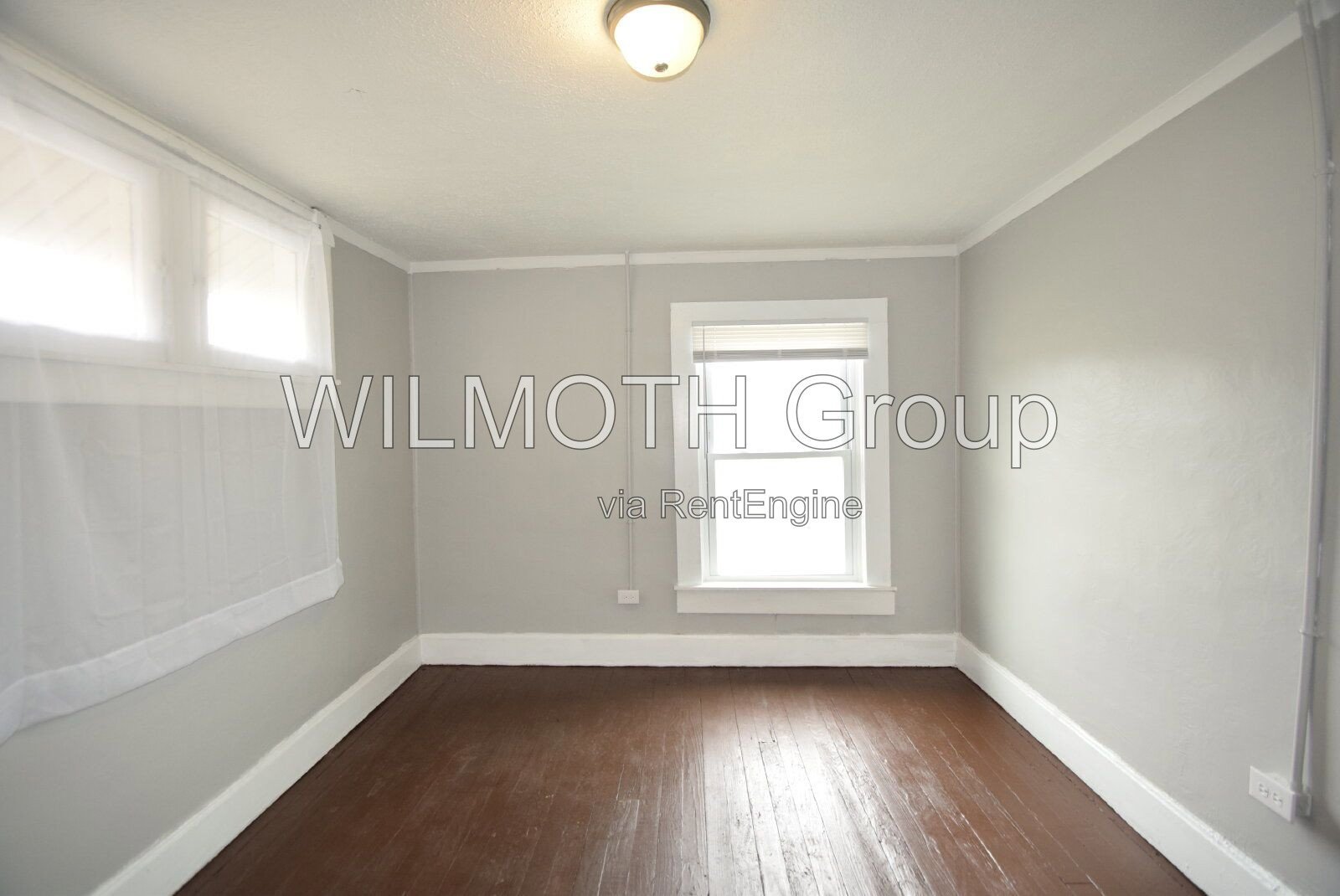 2-Bedroom Duplex with Gleaming Hardwood Floors at 1040 Division Street, Indianapolis! property image