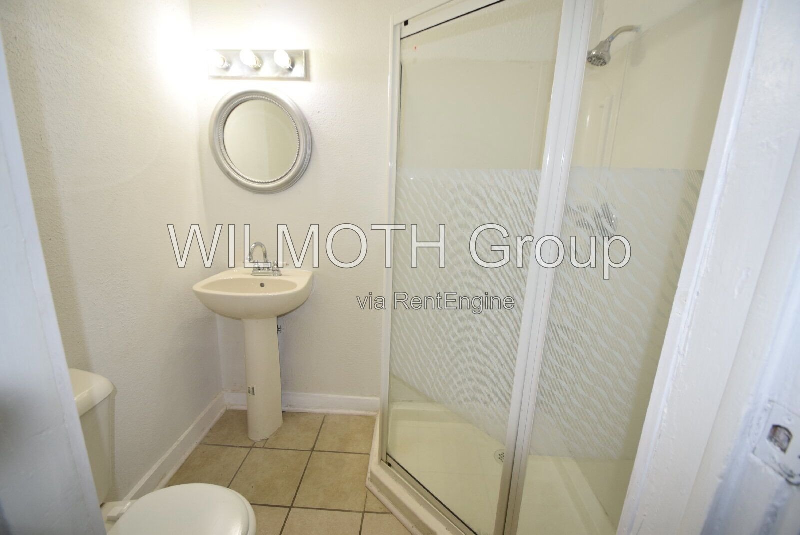 2-Bedroom Duplex with Gleaming Hardwood Floors at 1040 Division Street, Indianapolis! property image