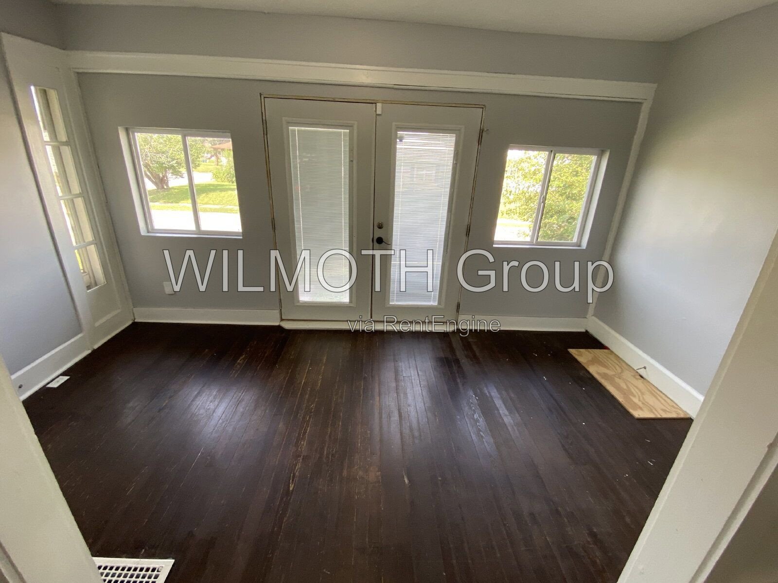 3-Bed Home with Spacious 2,225 Sq Ft & Gleaming Hardwood Floors at 1000 East 8th St, Muncie! property image