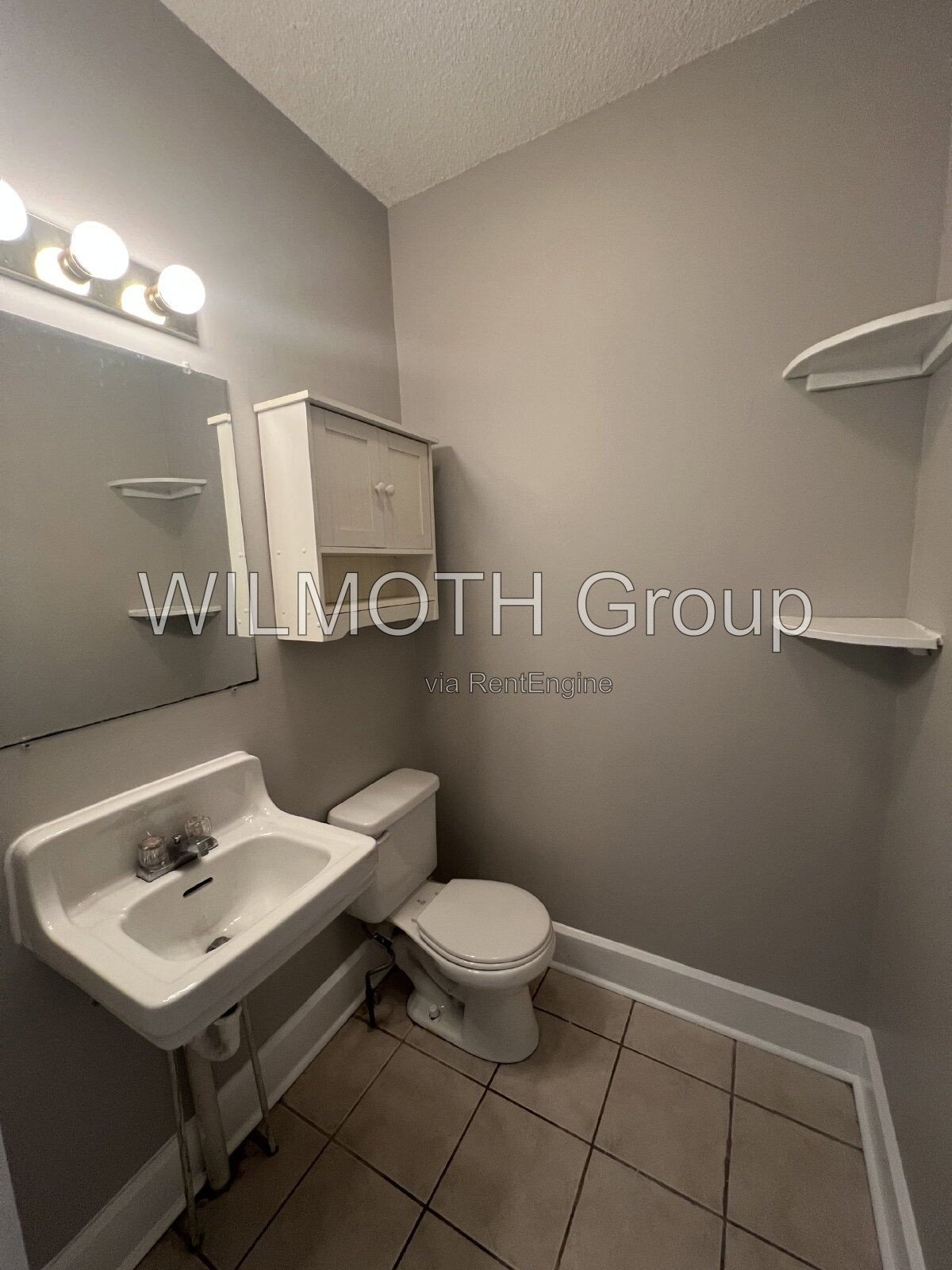 3-Bedroom Duplex at 3948 Boulevard Place – Spacious 1260 Sq Ft Gem in Indianapolis! property image
