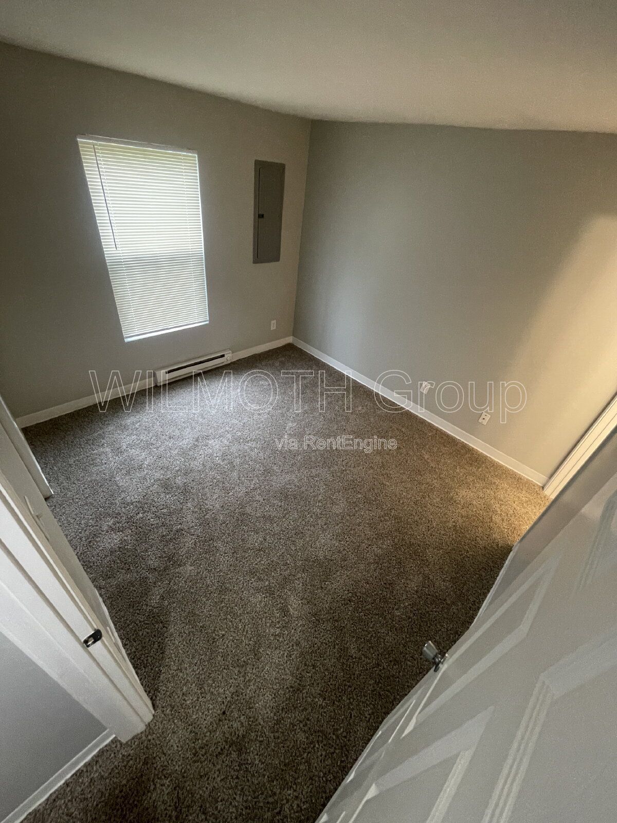 3-Bed, 2-Bath Home at 2045 North Dearborn Street, Indianapolis - Cozy Living Awaits! property image