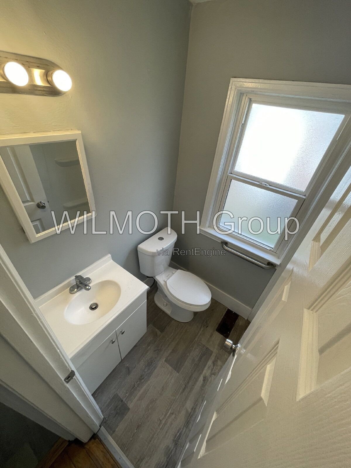 1-Bedroom Retreat with Gleaming Hardwood Floors in Indianapolis property image