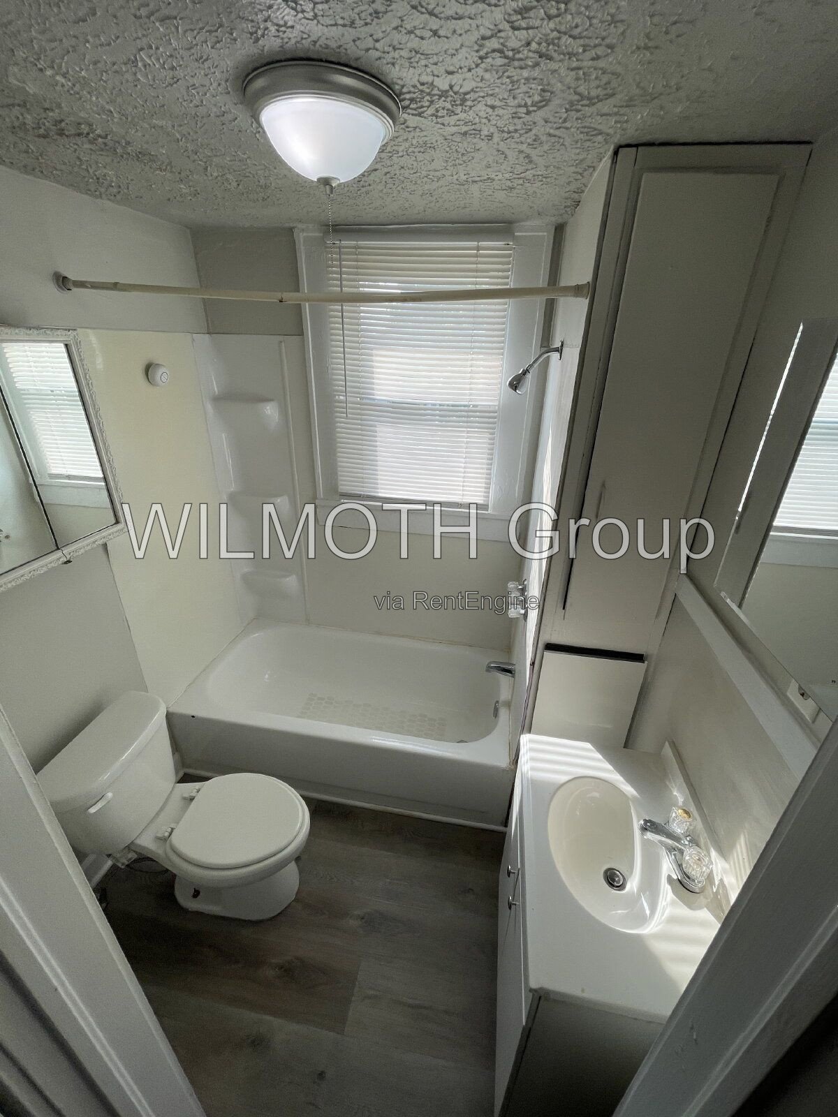 1-Bedroom Retreat on North Drexel Avenue – Cozy 806 Sq Ft Haven in Indianapolis! property image