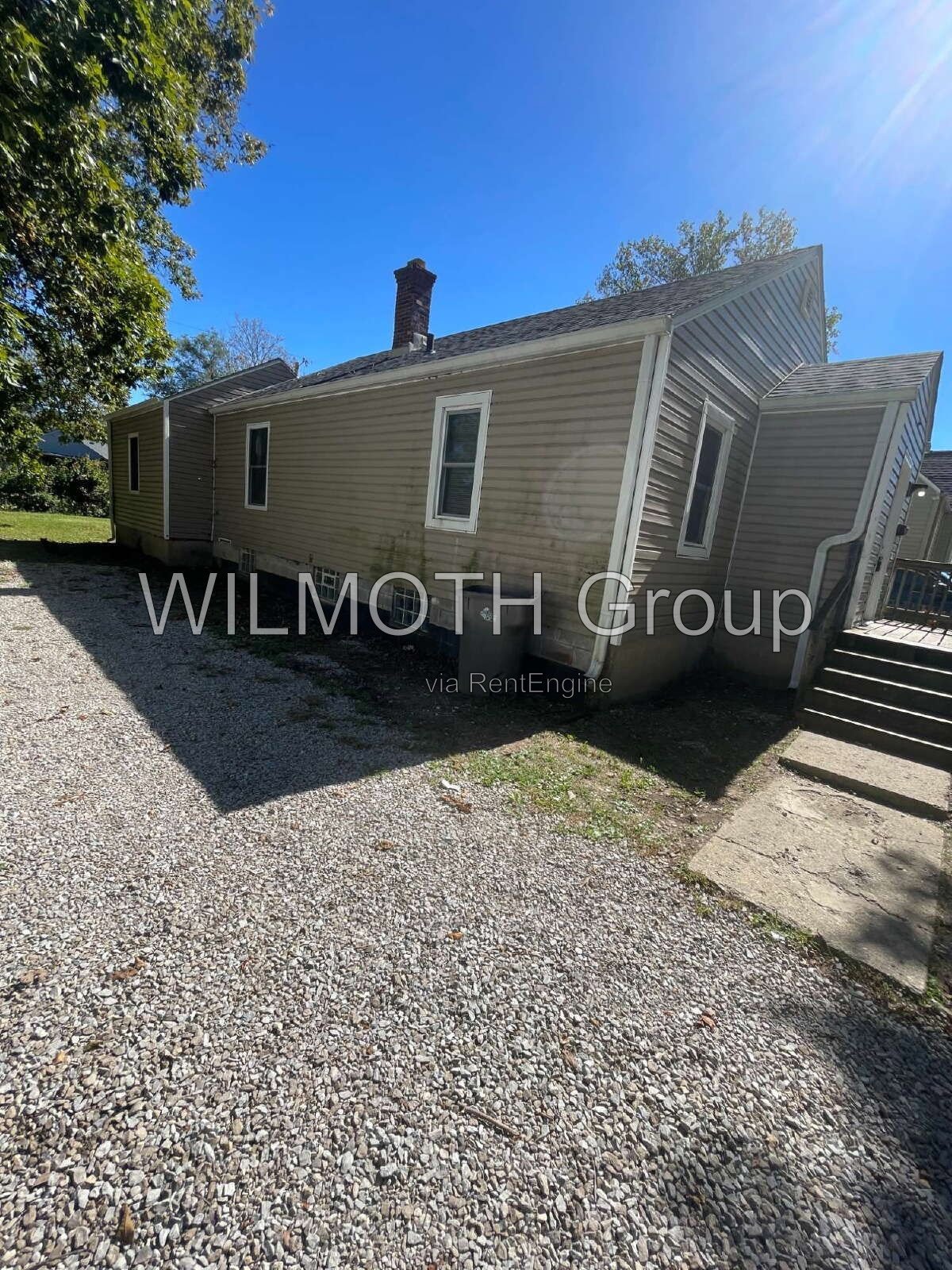3-Bedroom Gem on Wallace Avenue with Spacious Living – 1,241 Sq. Ft. of Comfort! property image