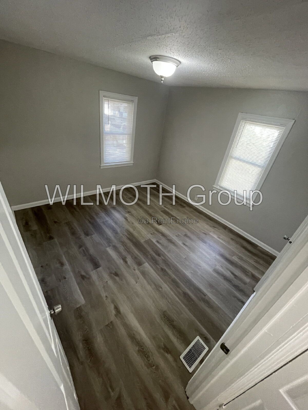 3-Bedroom Gem on Wallace Avenue with Spacious Living – 1,241 Sq. Ft. of Comfort! property image