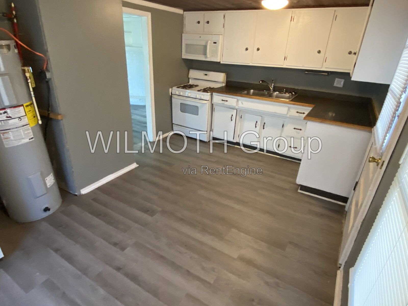 2-Bed Home with Cozy Comfort at 4201 E Lynn St, Anderson! property image