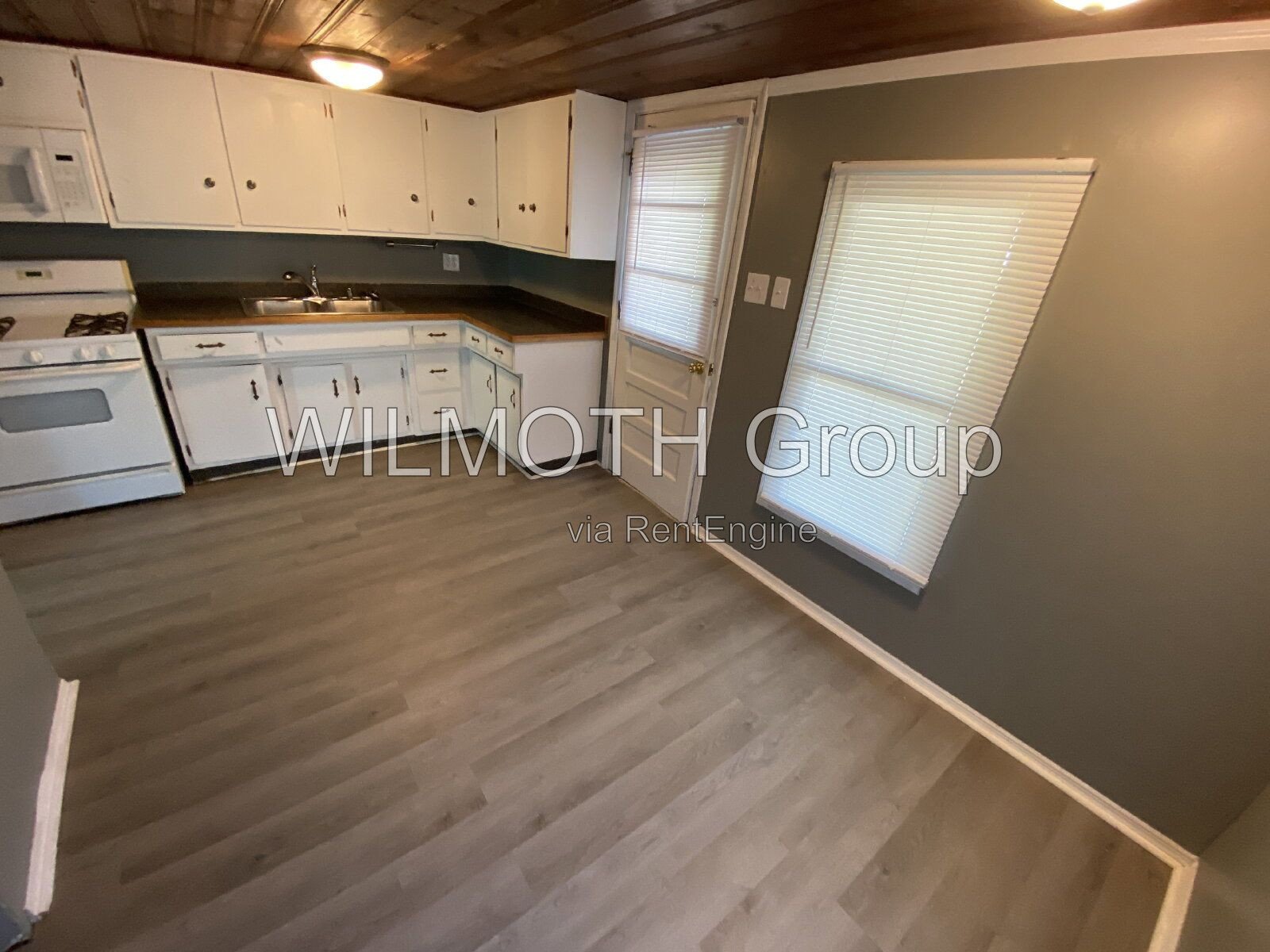 2-Bed Home with Cozy Comfort at 4201 E Lynn St, Anderson! property image