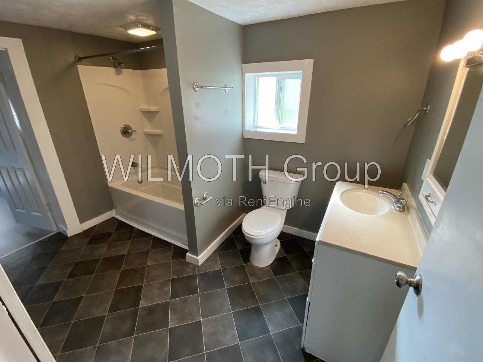 2-Bed Home with Cozy Comfort at 4201 E Lynn St, Anderson! property image