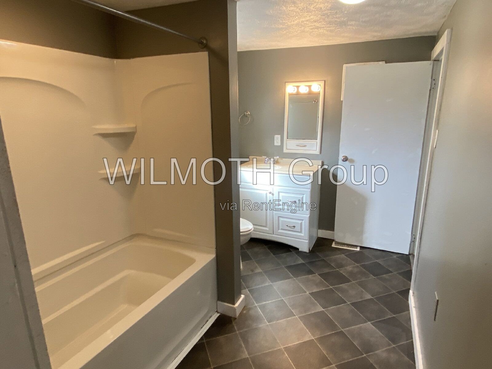 2-Bed Home with Cozy Comfort at 4201 E Lynn St, Anderson! property image